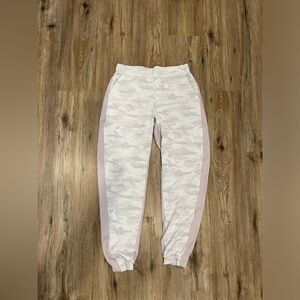 Athleta camo jogger pants size 8